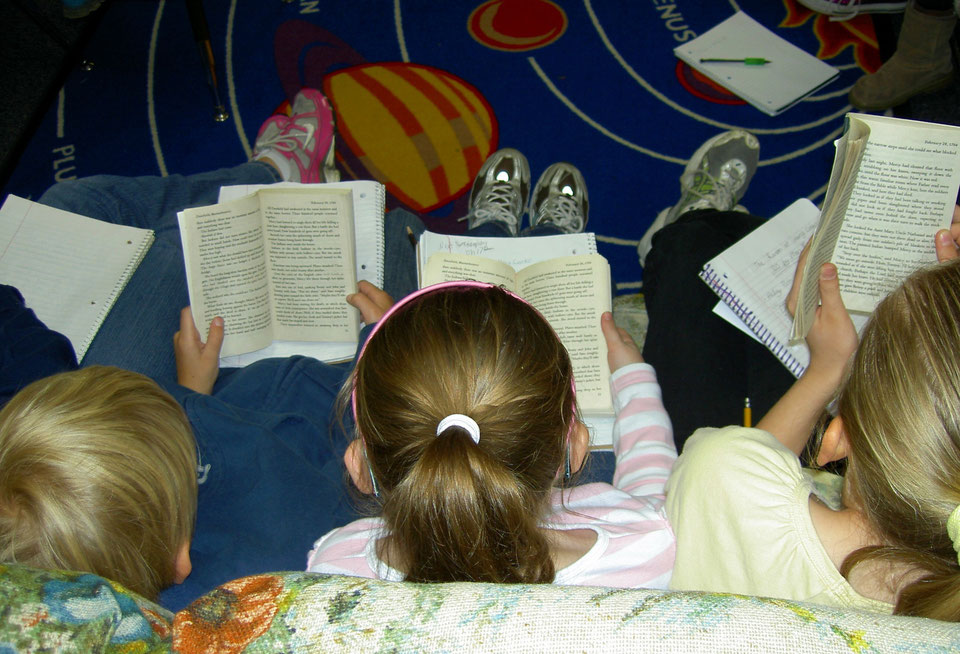 children-reading.jpg